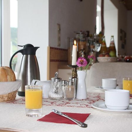 Weingut-Brennerei-Gaestehaus Emil Dauns Reil Esterno foto